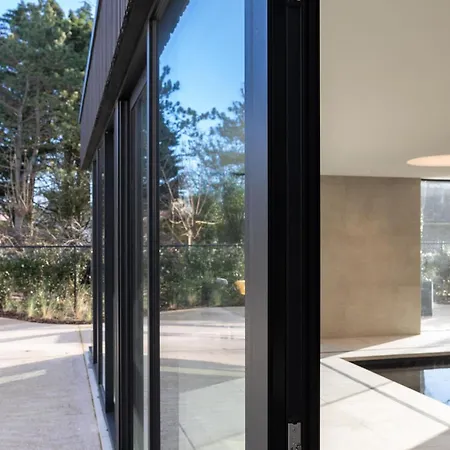 Vakantiehuis Modern By Sea *